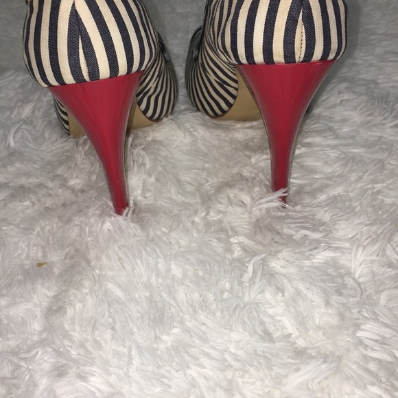 ⚡️SALE⚡️Nine West striped 5” stilettos - Picture 5 of 7